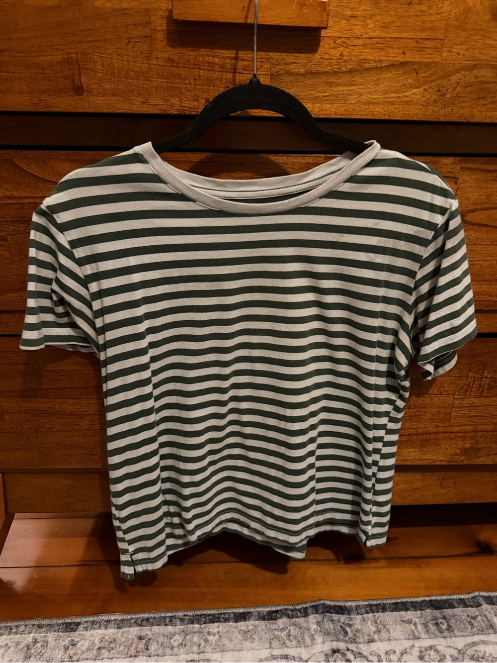 3/25✨ Free Assembly Green & Gray Striped Short Sleeve Tee Size M